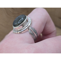 Echt zilveren ring met veer band en Labradoriet steen